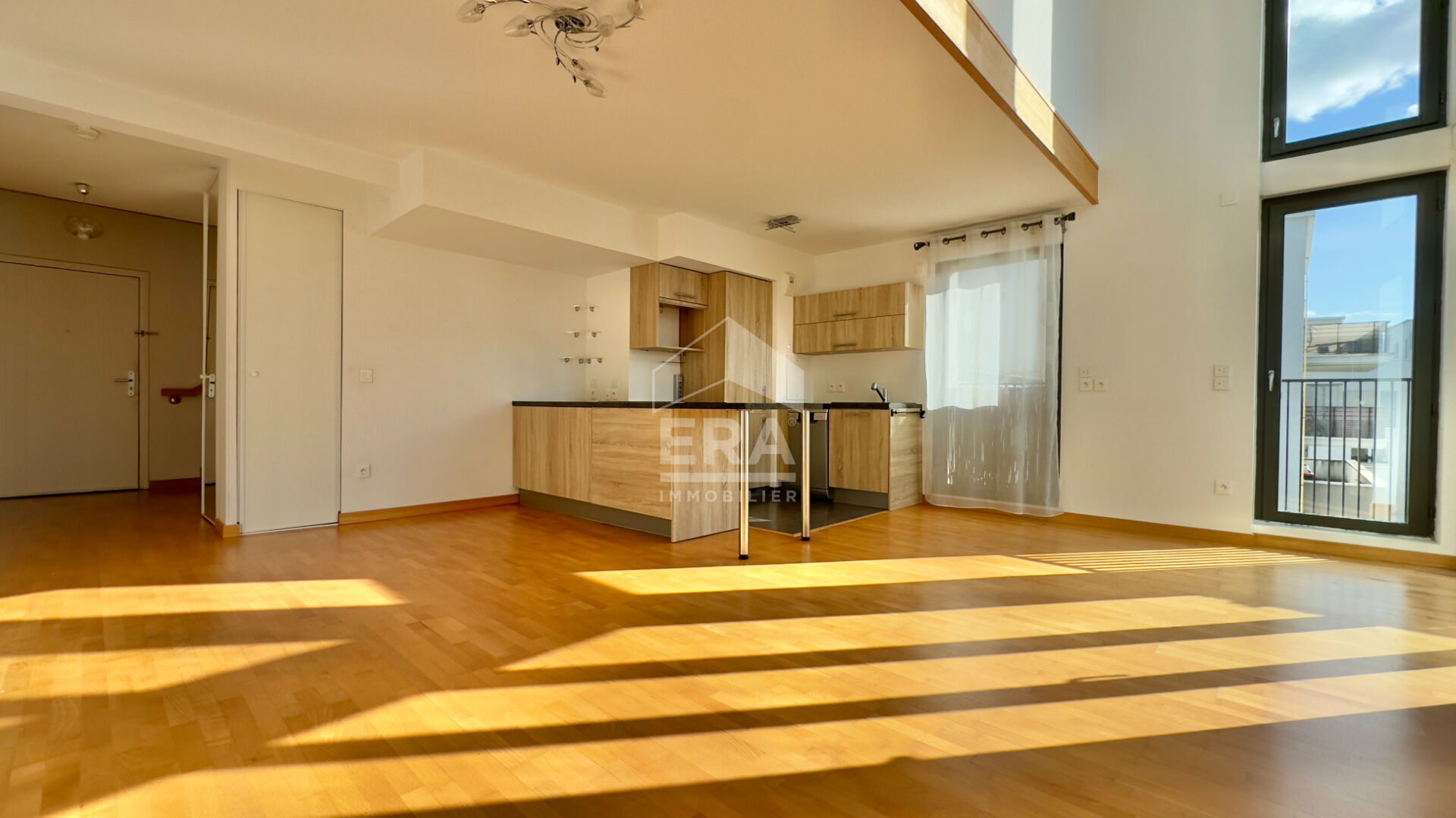 DUPLEX 4 PIÈCES - 84 M² À ATHIS-MONS, RÉCENT AVEC BALCON ET PARKING SÉCURISÉ PROCHE GARE