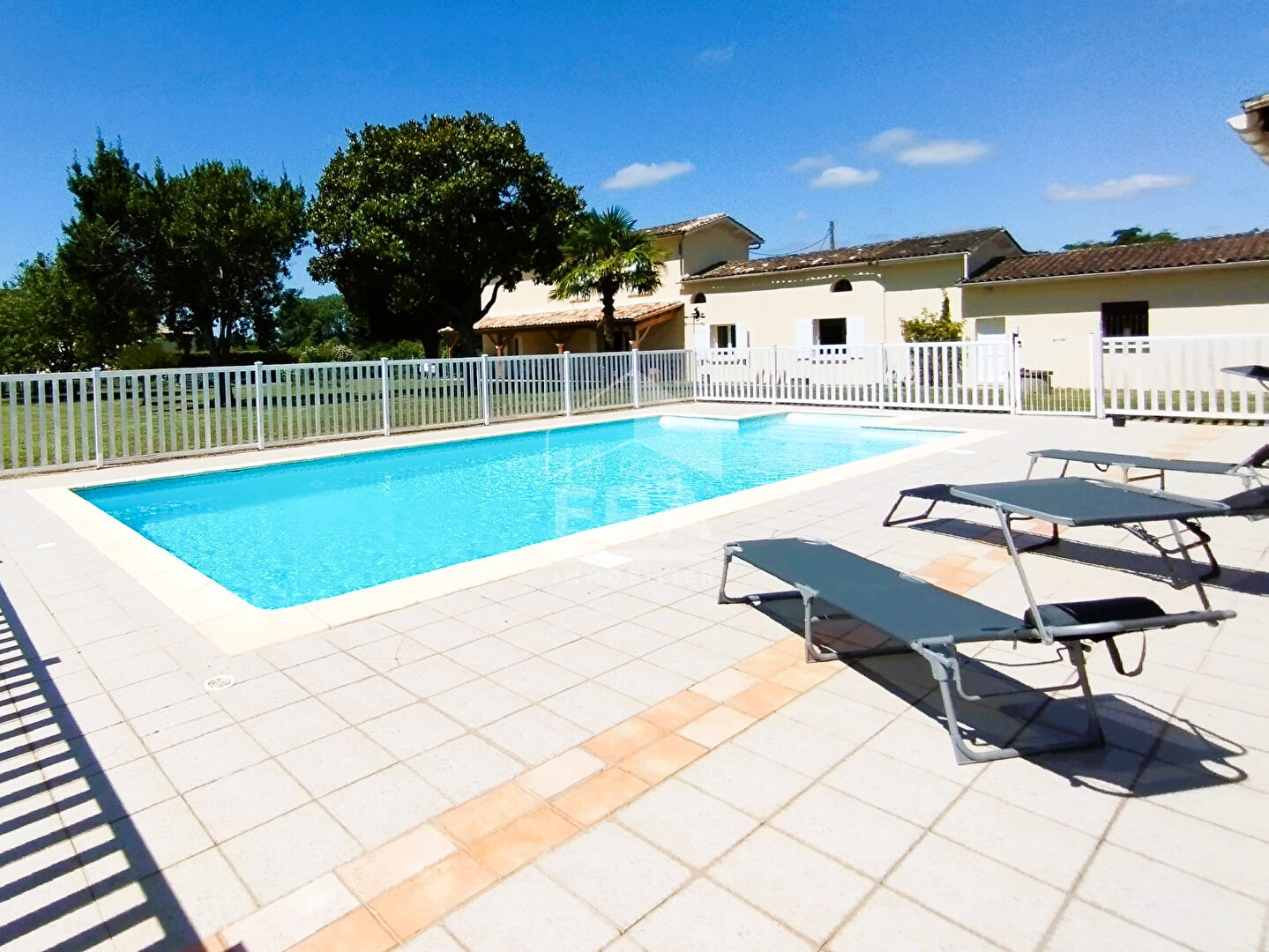 Maison Pineuilh 7 pièce(s) 165 m2