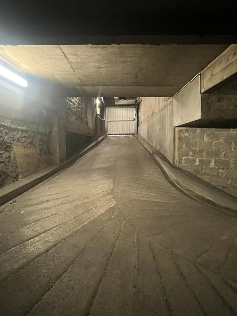 Photo Place de parking - Paris 20e image 1/3