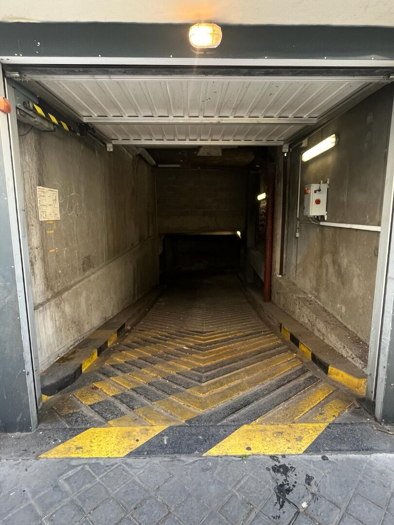 Photo Place de parking - Paris 20e image 2/3