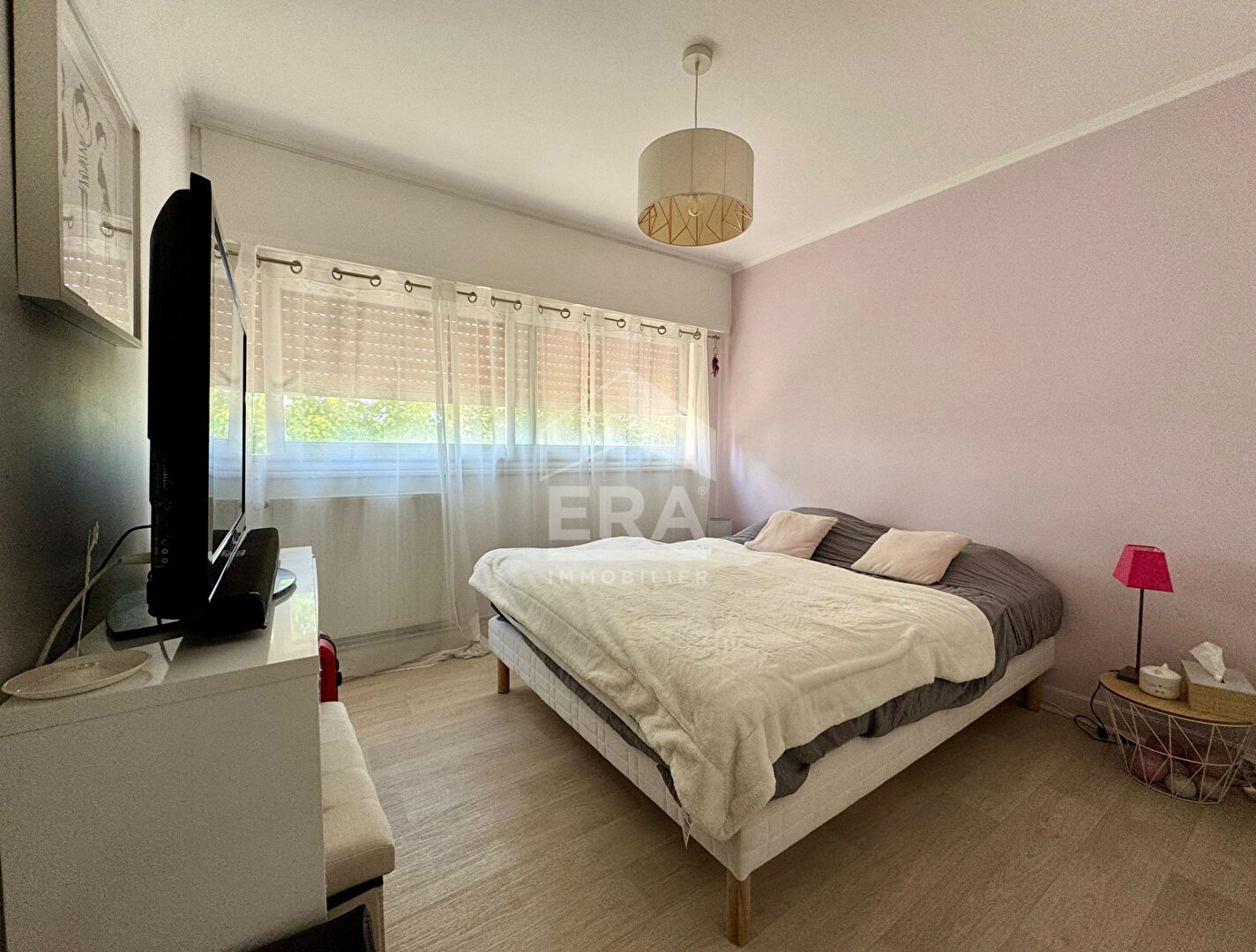 Photo COMBS-LA- VILLE Appartement 3 pièces 2 chambres image 2/6