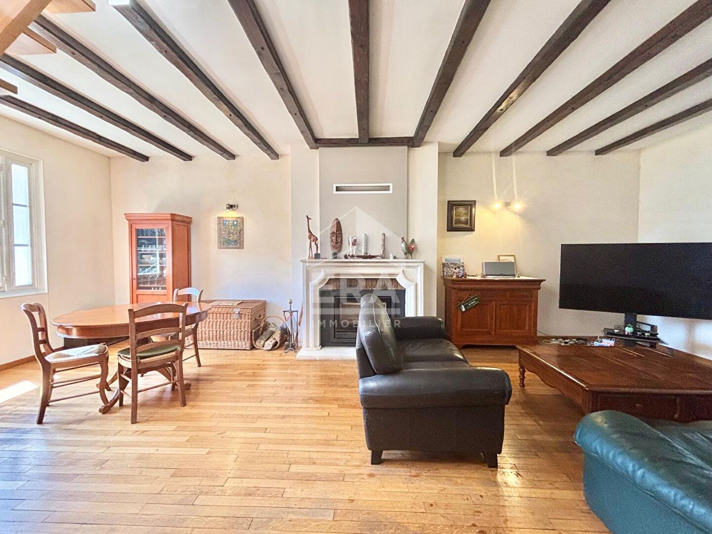 Maison 8 pièces 4 chambres sous-sol total