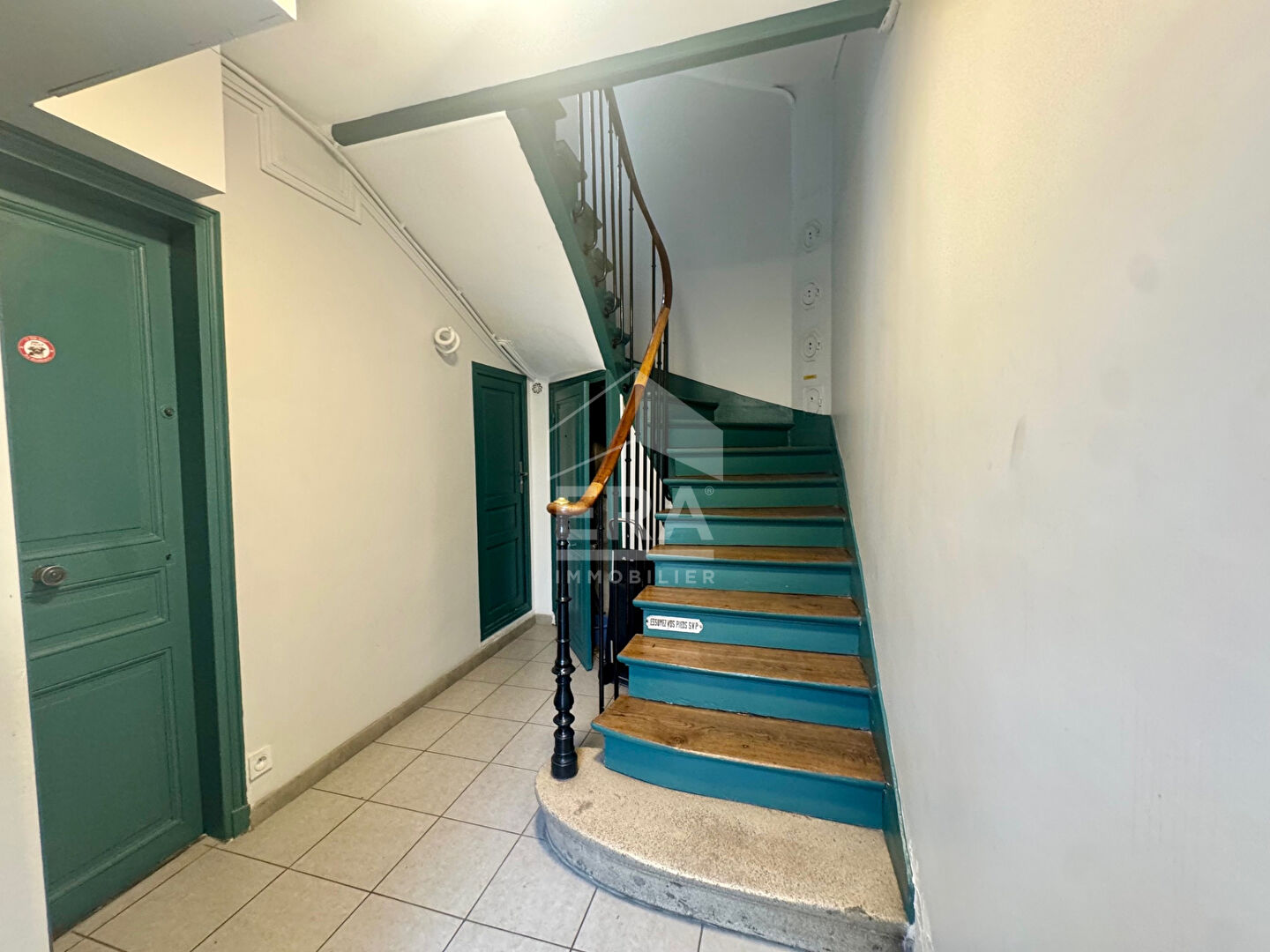 Photo MALAKOFF  RARE OPPORTUNITÉ EN FOND DE COUR  2 PIÈCES AU 3e ÉTAGE image 2/6