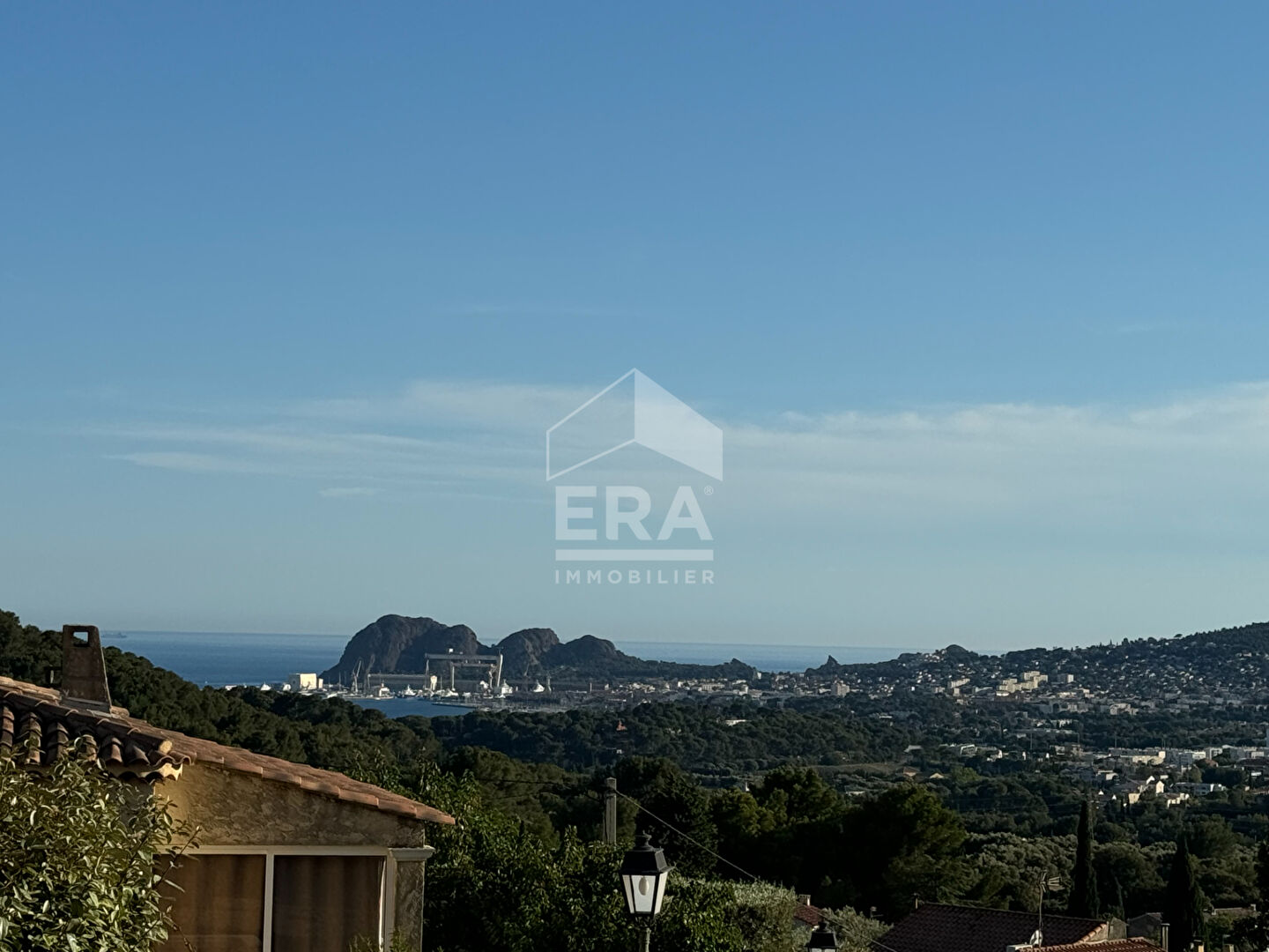 Photo Maison Ceyreste 9 pièce(s) 212 m2 image 2/6