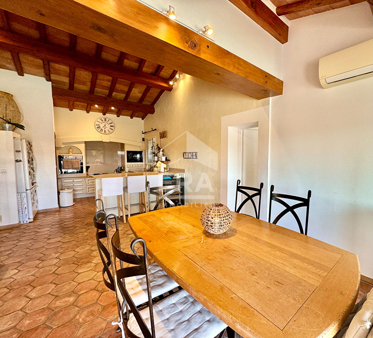 Photo Maison Ceyreste 9 pièce(s) 212 m2 image 6/6