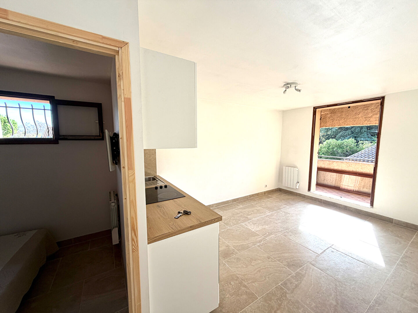 Appartement Aix En Provence 1 pièce 28 m2 + Loggia ouverte 6m2