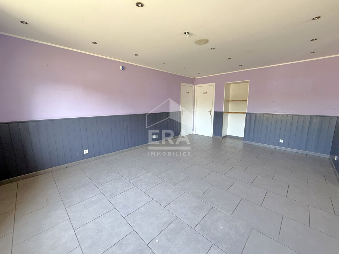 Photo Local commercial de 118 m² avec 2 appartements image 2/6