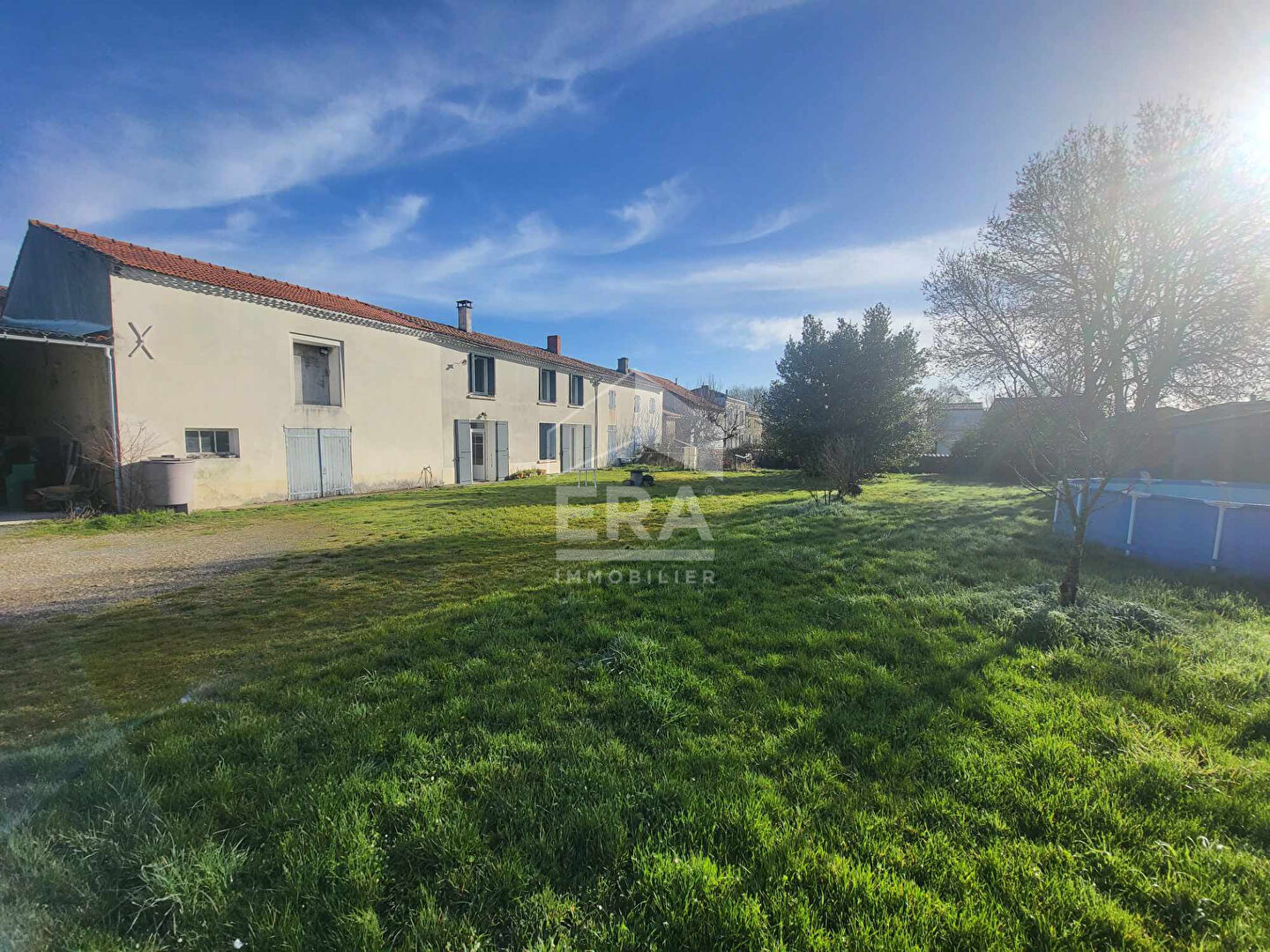 Maison Surgeres 6 pièce(s) 150 m2