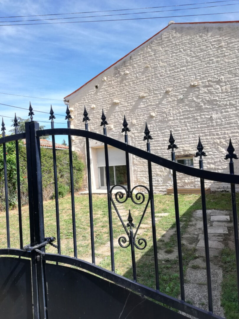 Photo Immeuble Surgeres 10 pièce(s) 176.5 m2 image 6/6