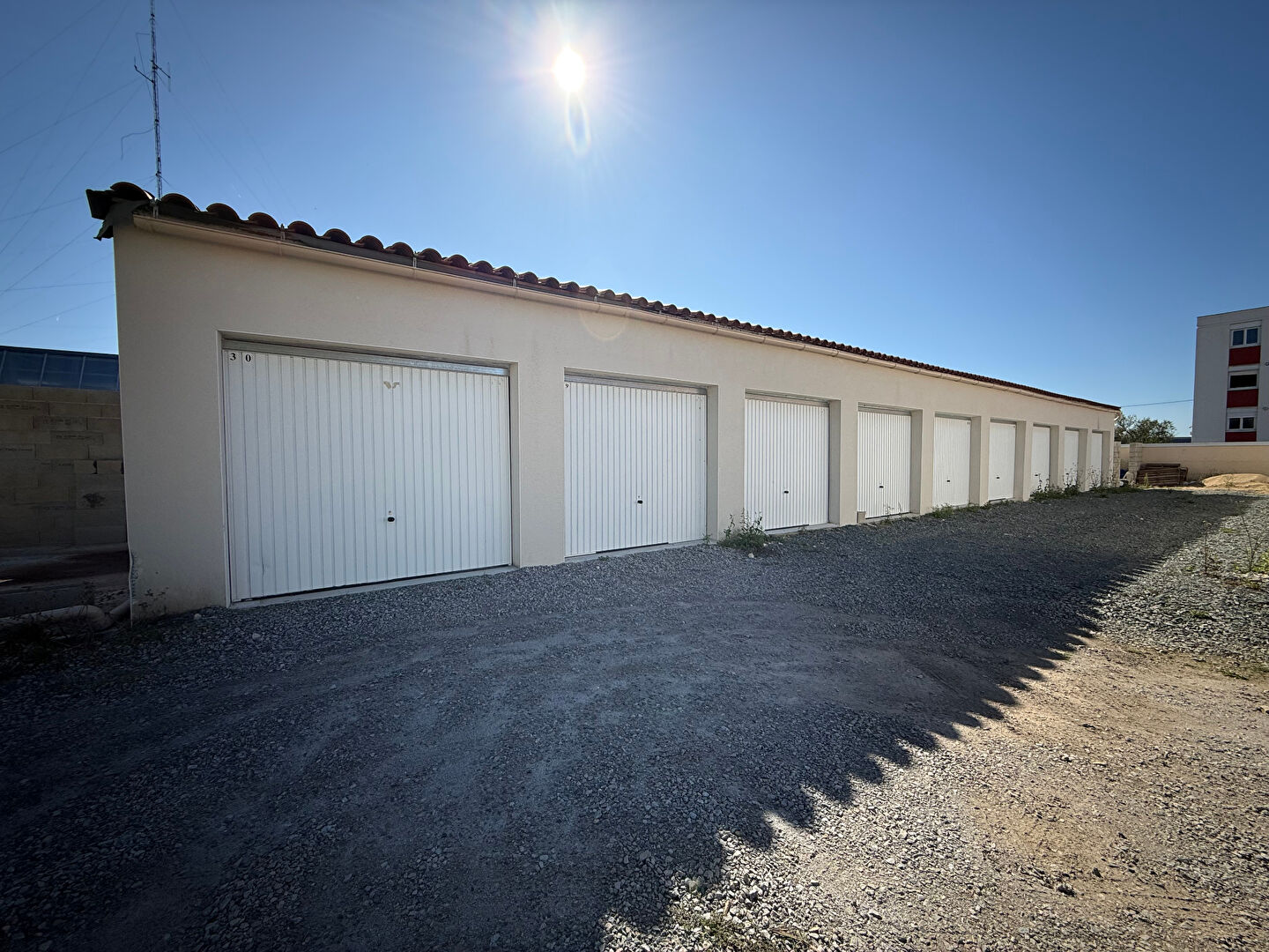 Photo Parking / box Surgeres 15 m2 image 2/4