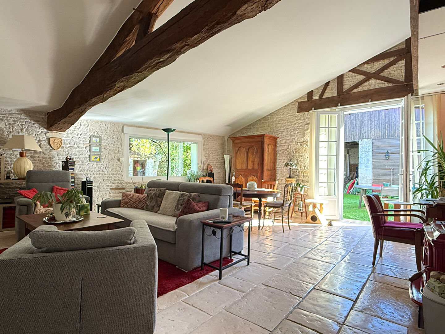 Photo Maison Benon 7 pièce(s) 196.57 m2 image 2/6