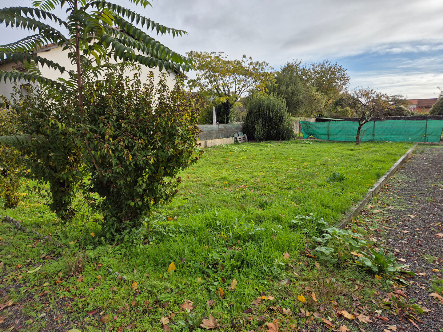 Photo Terrain Surgeres Centre 250 m2 image 3/3