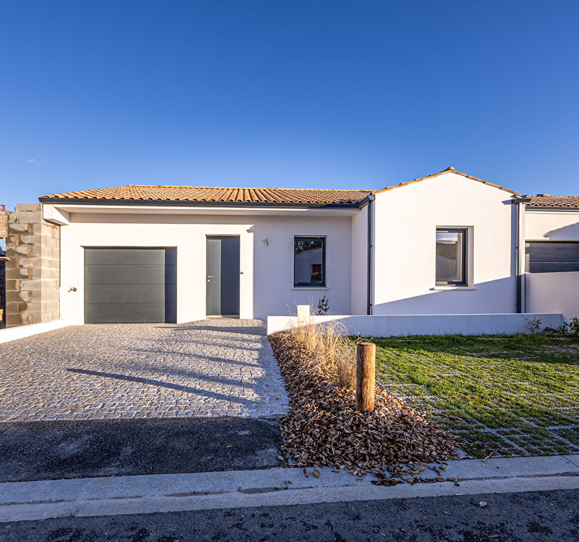 Photo Maison plain pied 4 chambres image 2/6