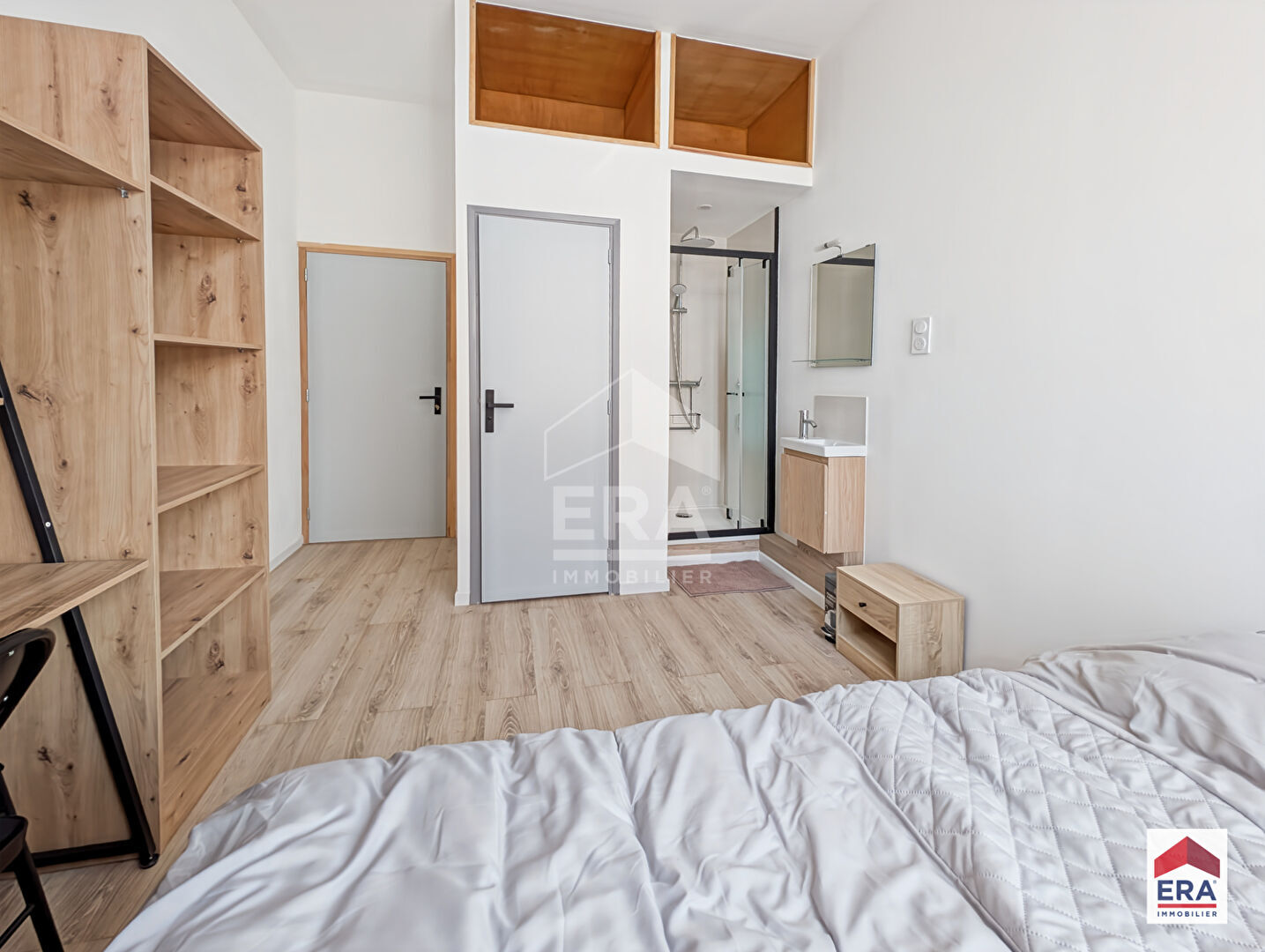 Chambre meublée avec salle d'eau privative - Limite CROIX