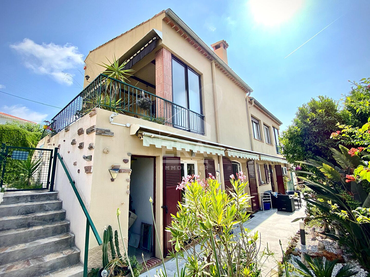 Maison Saint-laurent-du-var 4 pièce(s) 163 m2