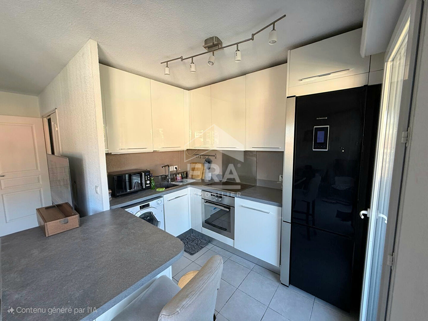 Photo À vendre : Appartement T2 à Cagnes sur Mer - Vue sur Château de Cagnes image 2/6