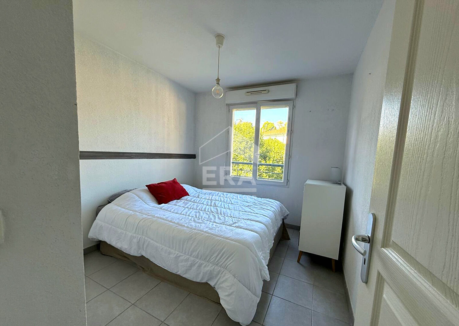 Photo À vendre : Appartement T2 à Cagnes sur Mer - Vue sur Château de Cagnes image 3/6