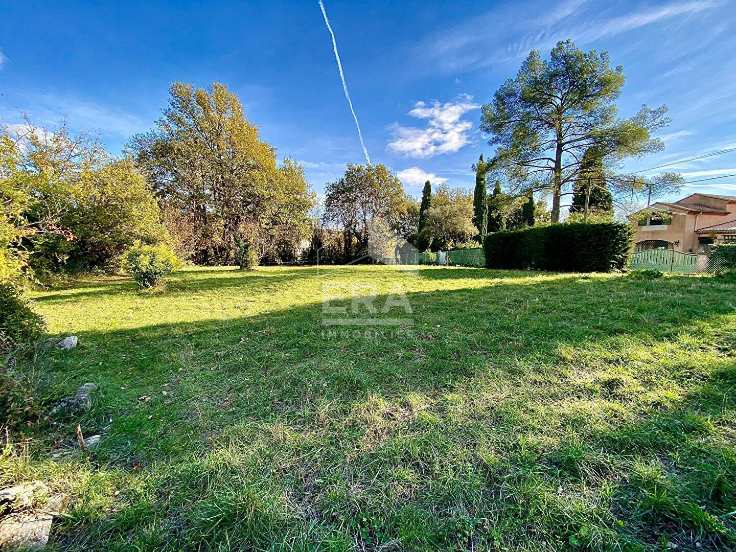 Photo Terrain plat à vendre à Vence - Référence 2512 image 2/4