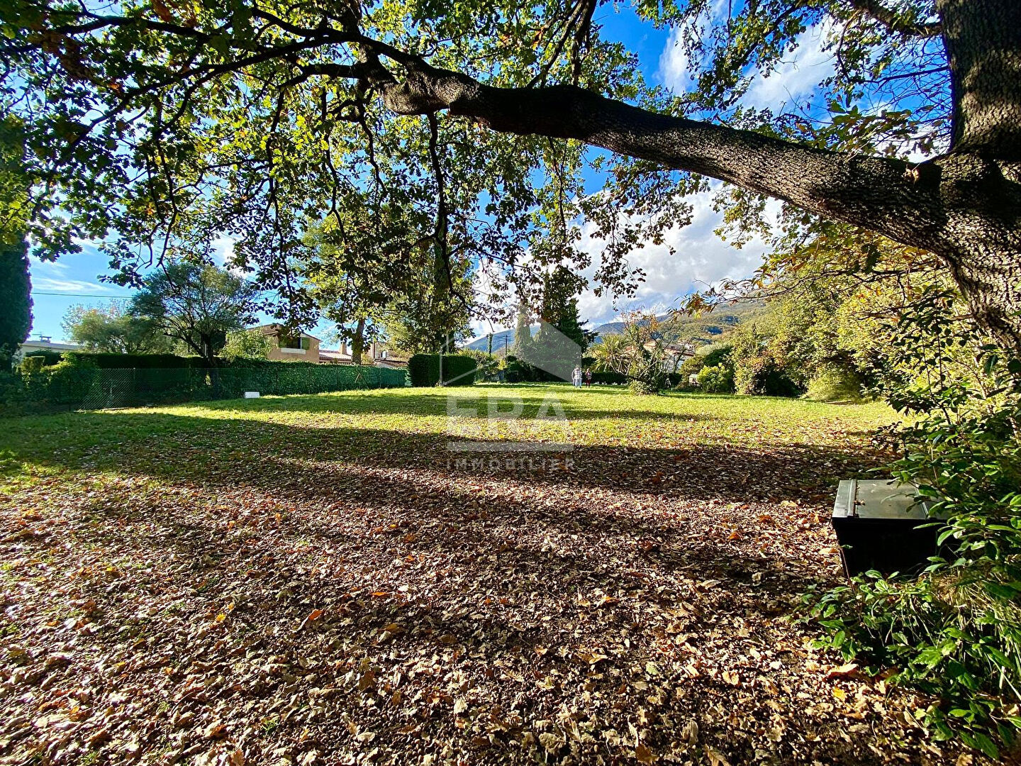 Photo Terrain plat à vendre à Vence - Référence 2512 image 3/4