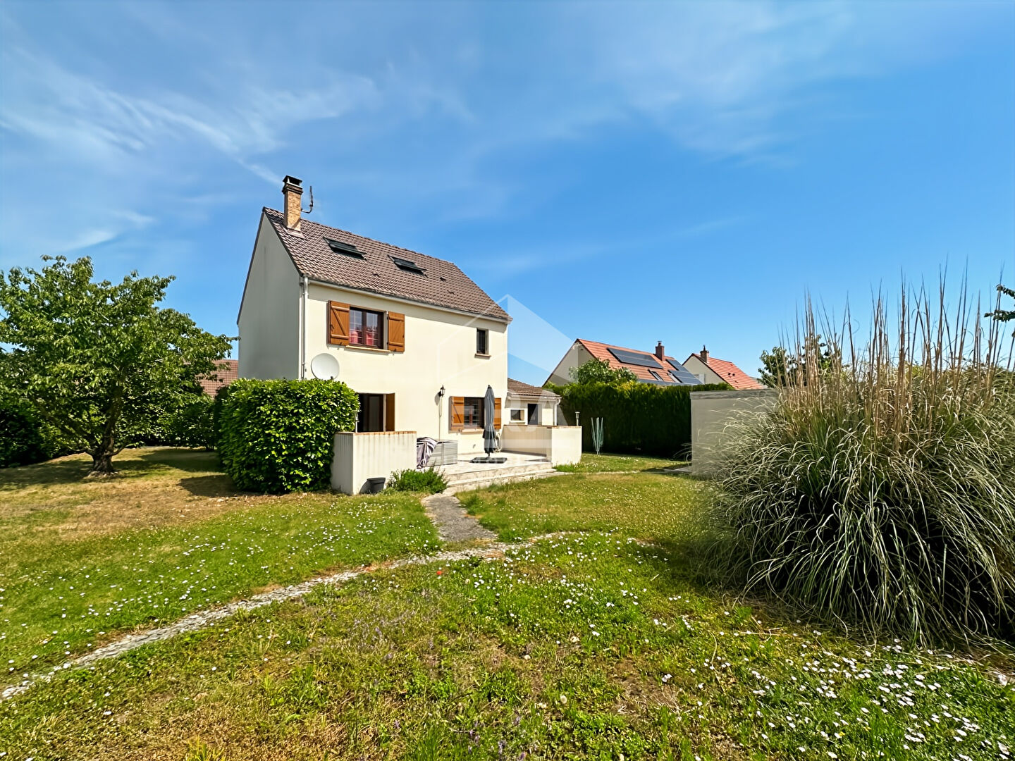 BERRY-AU-BAC Maison individuelle de 120 m² avec jardin, garage et dépendance