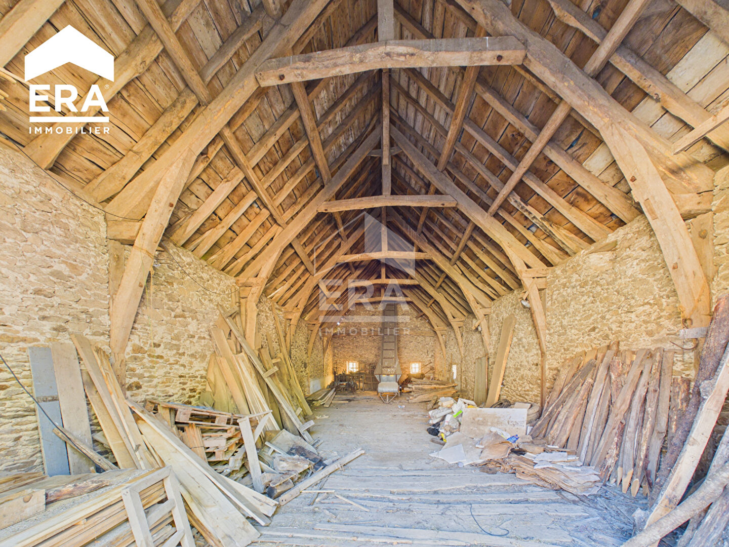 Corps de ferme Moyrazes 295 m2