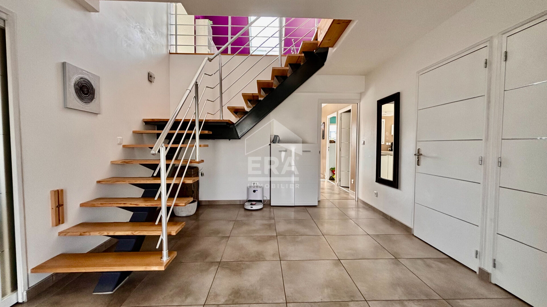 Maison familiale récente avec jardin et garage à Roquetoire