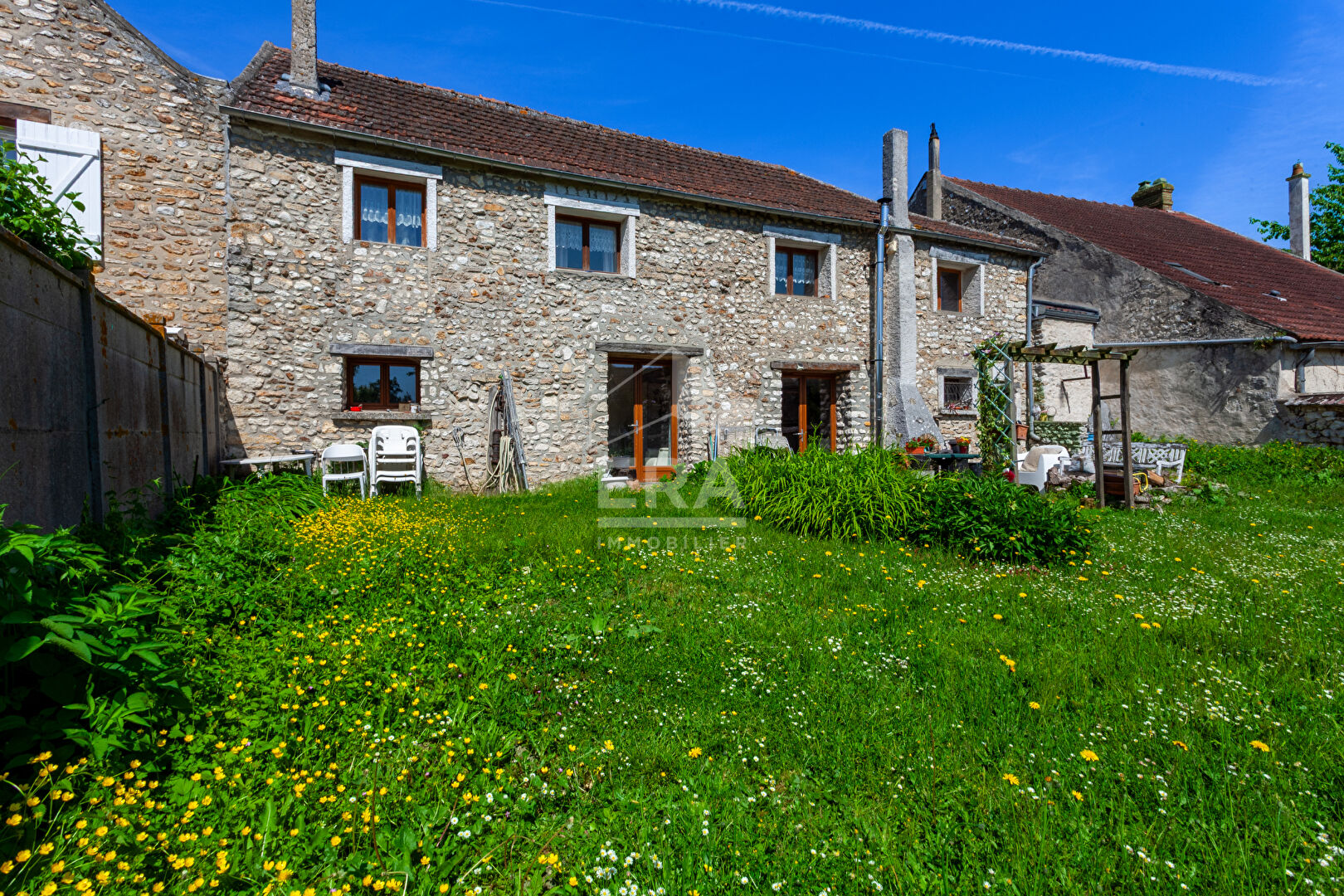 Maison spacieuse à vendre à Arnouville Les Mantes - 4 chambres