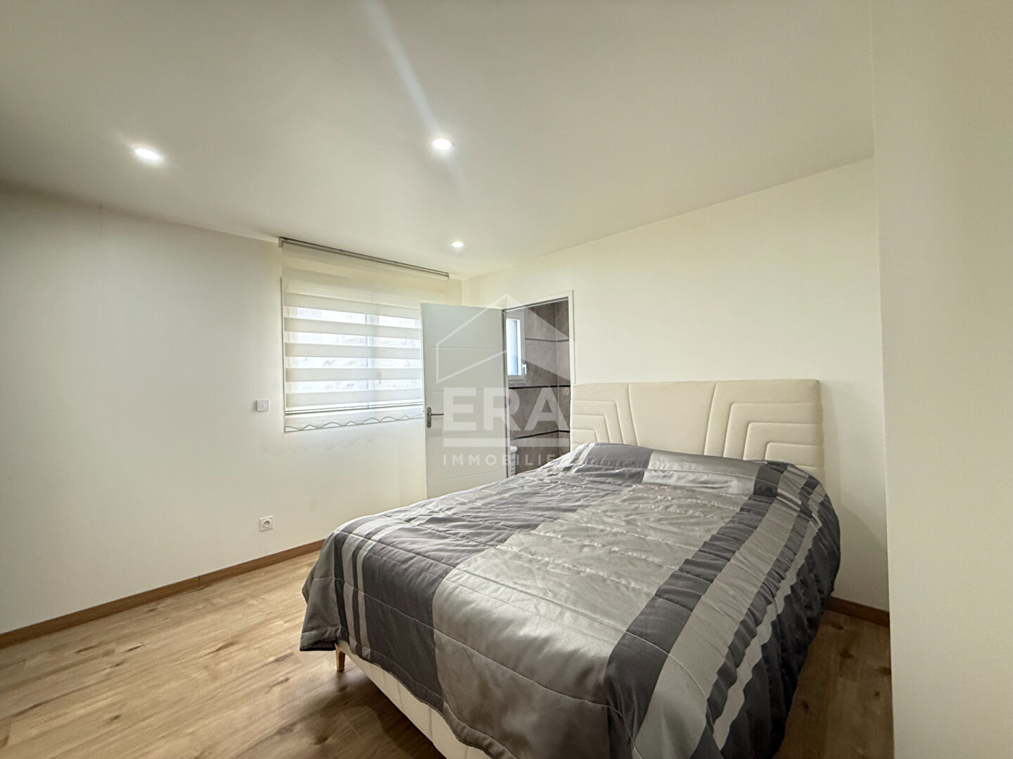 Photo Maison 9 pièces 137m2 image 4/6