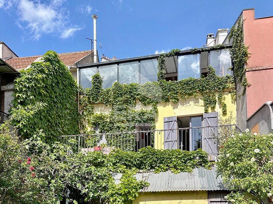 Photo Maison Montreuil 5 pièce(s)  de 94 m² au sol et 86 m² loi Carrez avec terrasse et jardin image 1/6