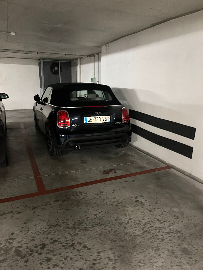 Parking / box Suresnes