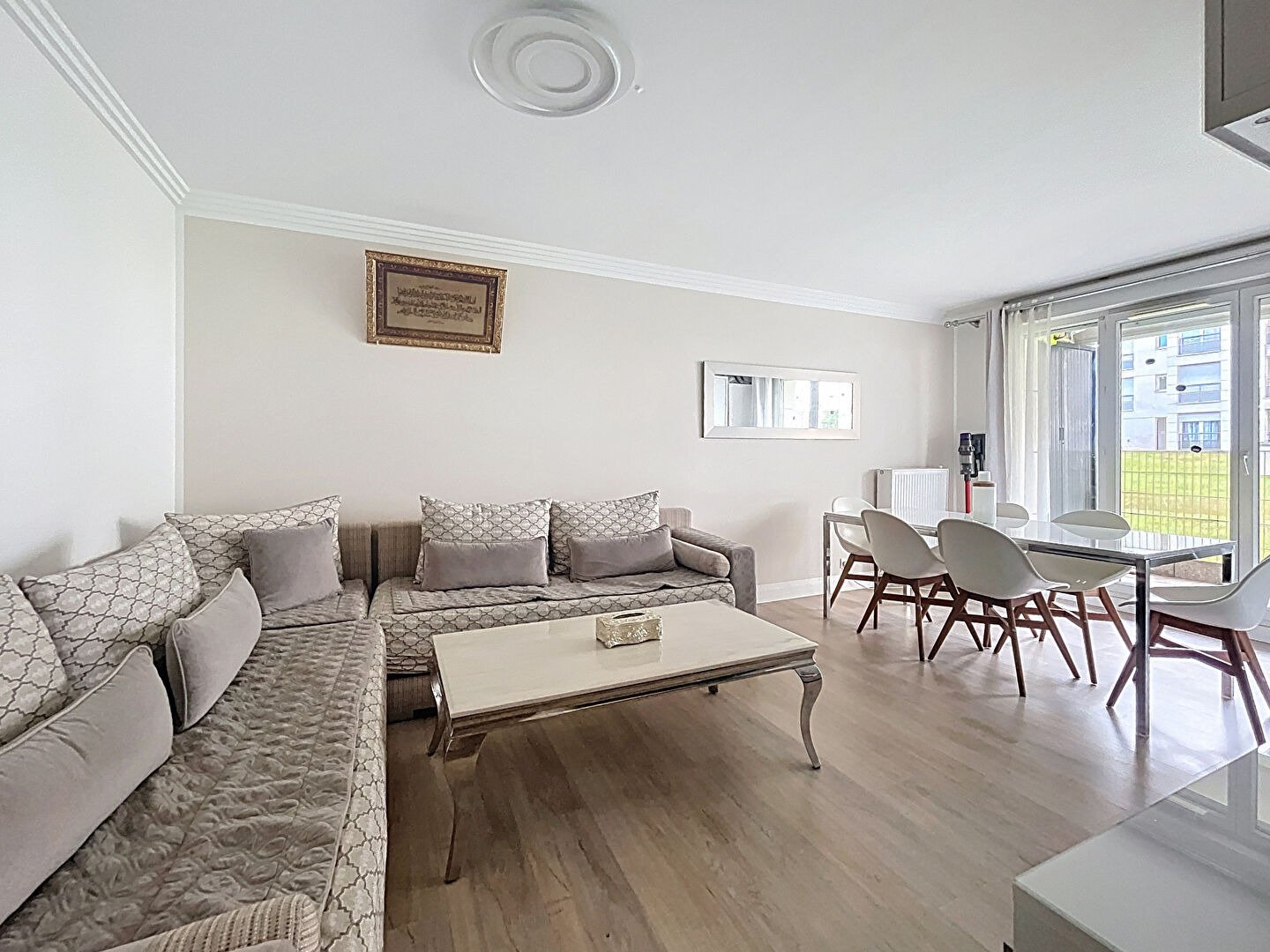 Appartement Suresnes 3 pièce(s) 61.61 m2