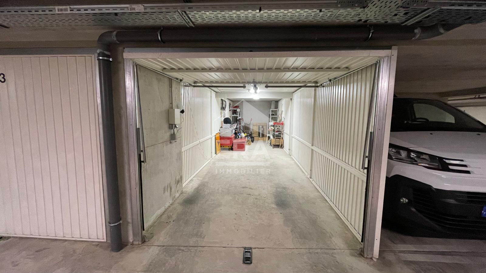 Parking / box Saint Laurent Du Var 25 m2