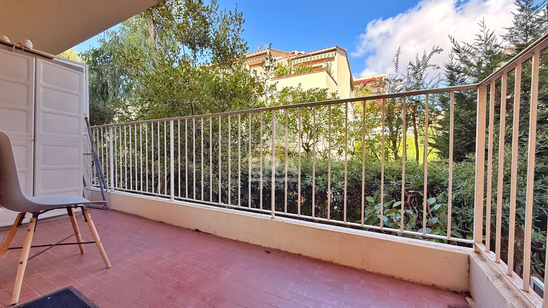 A VENDRE Appartement STUDIO AVEC TERRASSE ET CAVE - Nice