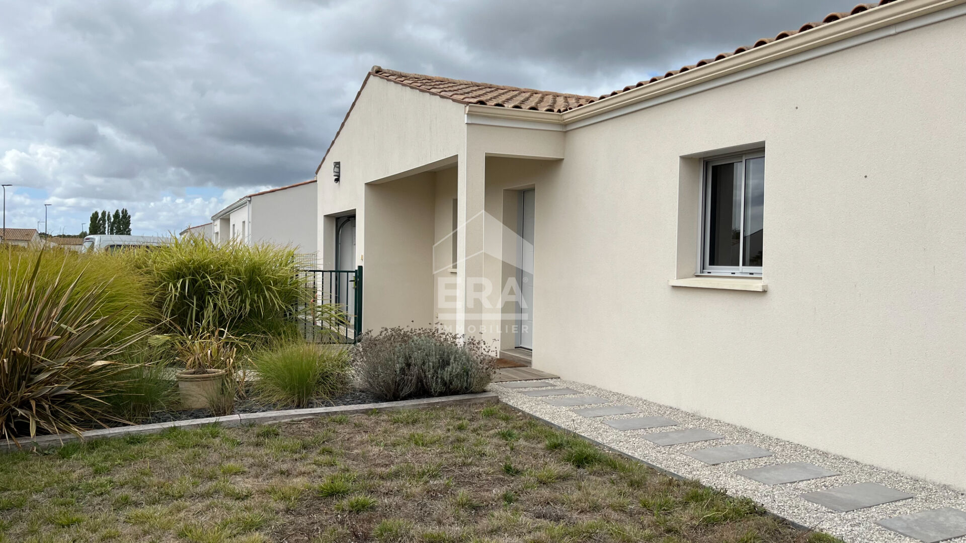Belle maison moderne Thenac