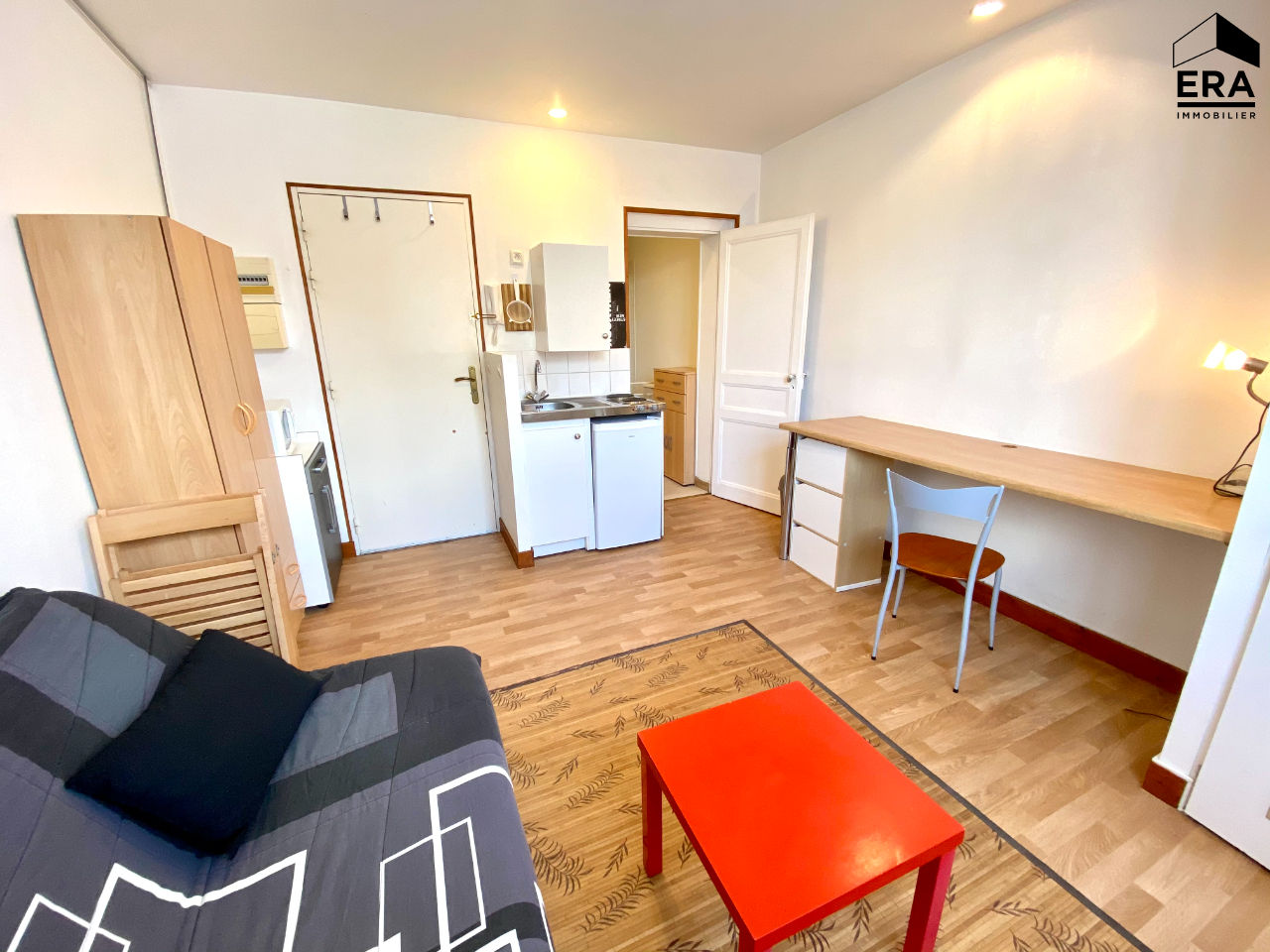 Photo STUDIO MEUBLE A LOUER - BLOIS - HYPERCENTRE-VILLE, PROCHE TOUTES COMMODITES image 2/6