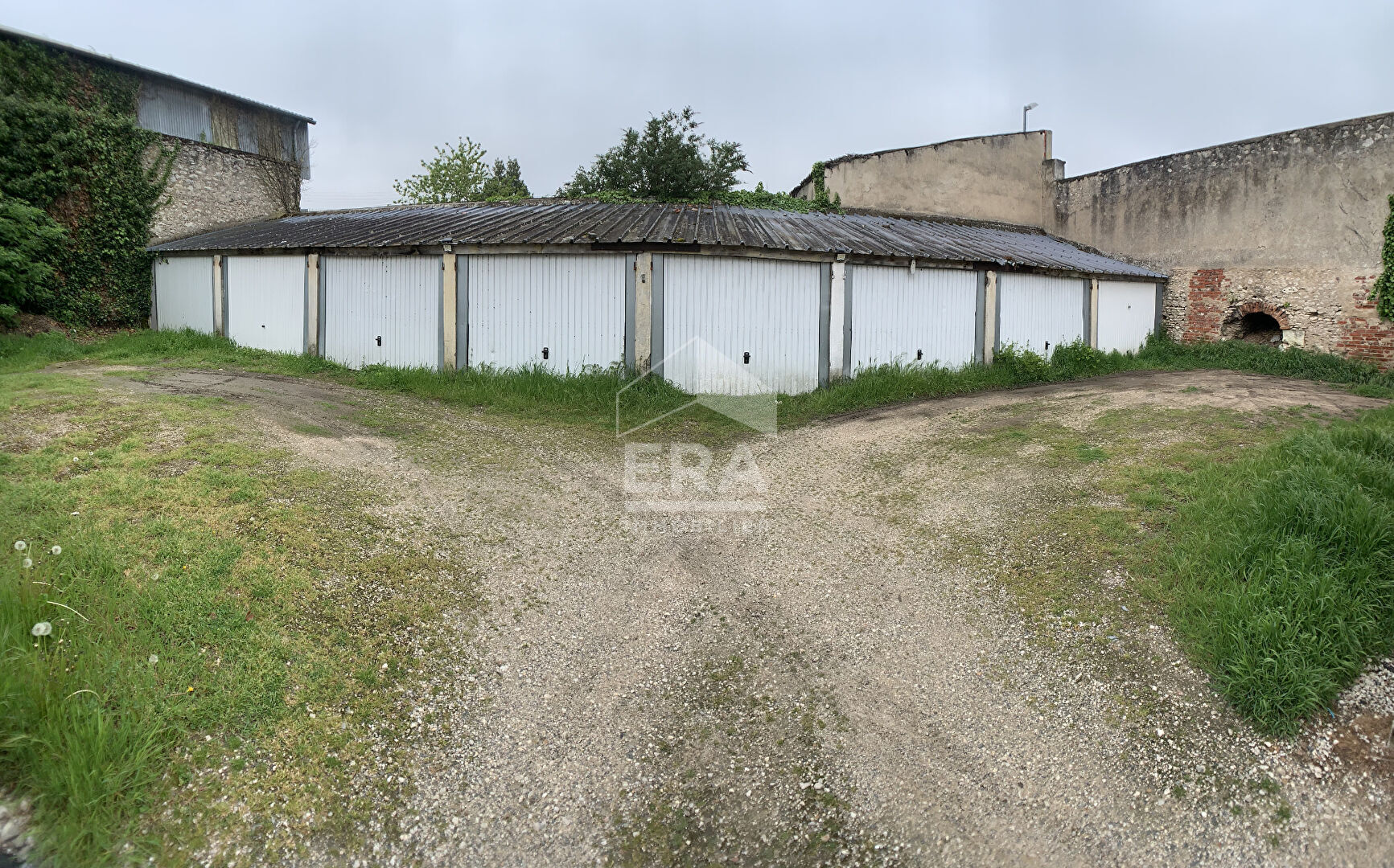 Photo GARAGE A LOUER - BLOIS - BOX / GARAGE INDÉPENDANT FERME D'ENV. 14 m² image 3/6