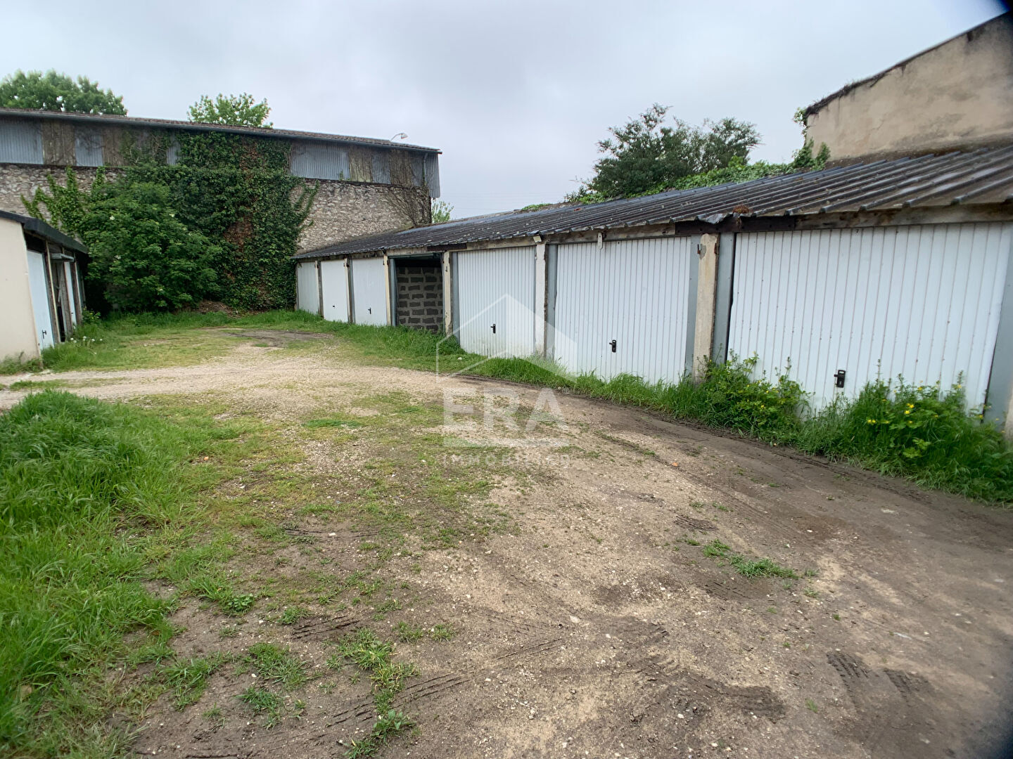 Photo GARAGE A LOUER - BLOIS - BOX / GARAGE INDÉPENDANT FERME D'ENV. 14 m² image 4/6