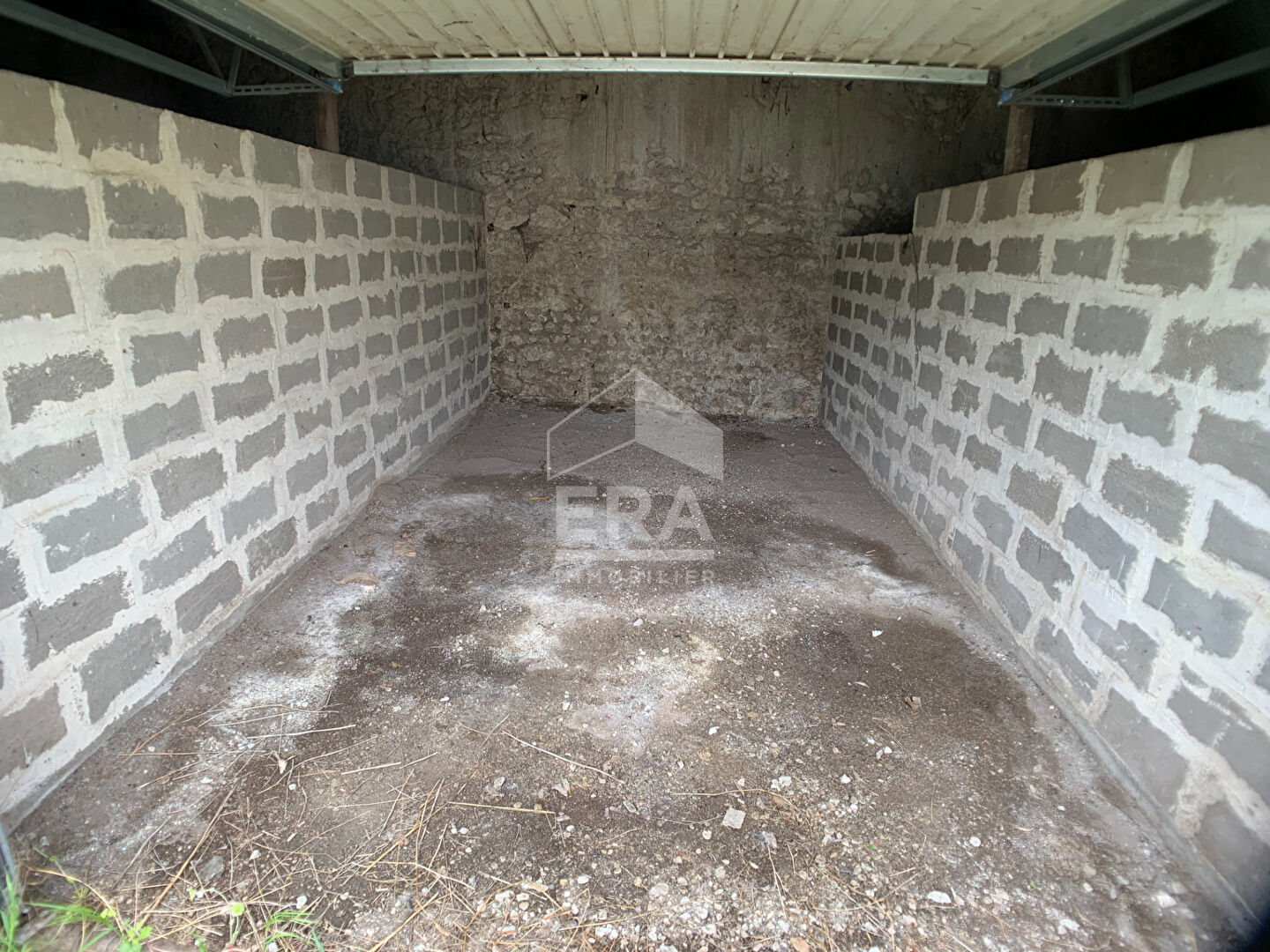 Photo GARAGE A LOUER - BLOIS - BOX / GARAGE INDÉPENDANT FERME D'ENV. 14 m² image 5/6