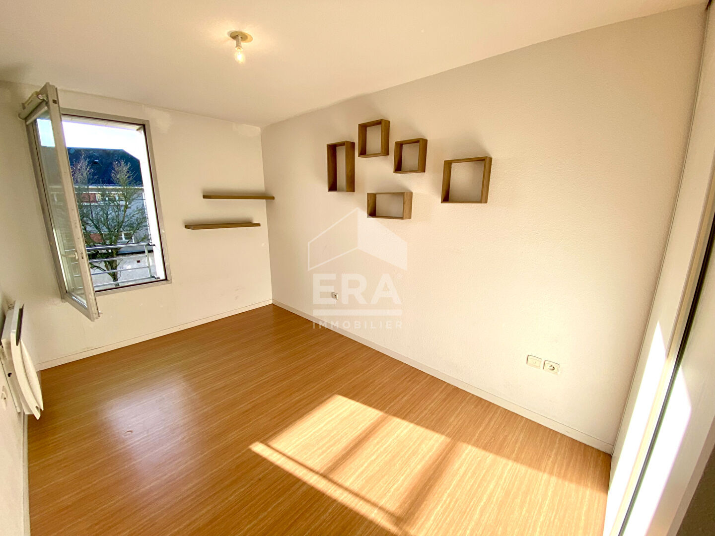 Photo APPART. A LOUER T2 - BLOIS - PROCHE CENTRE-VILLE, PARKING, RÉSIDENCE RÉCENTE & SÉCURISÉE image 5/6