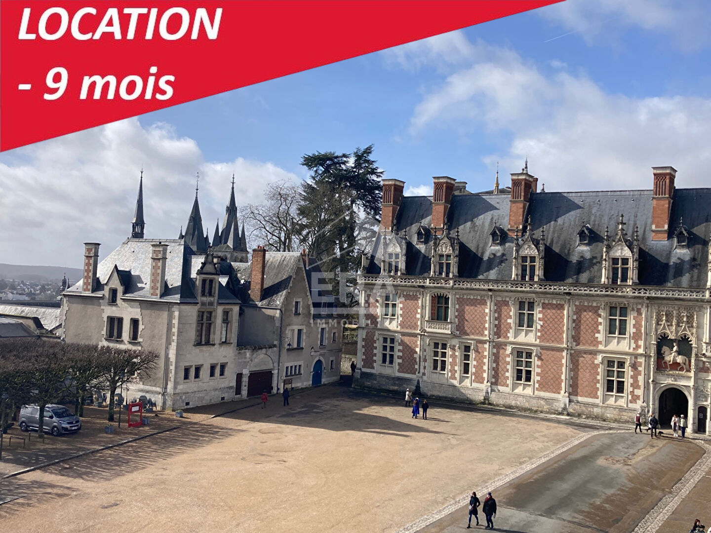 APPARTEMENT F1 / STUDIO MEUBLE A LOUER EN COURTE DUREE - A BLOIS - BELLES PRESTATIONS - VUE SUR CHÂTEAU & LOIRE