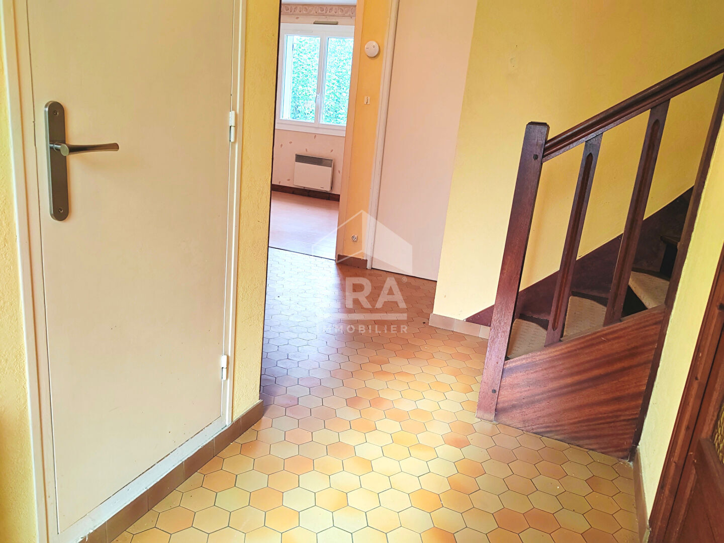 Photo MAISON A VENDRE T5 - MONDOUBLEAU - GRADE PAV, 3+1 CHBS, GARAGE, TERRAIN CLOS image 3/6