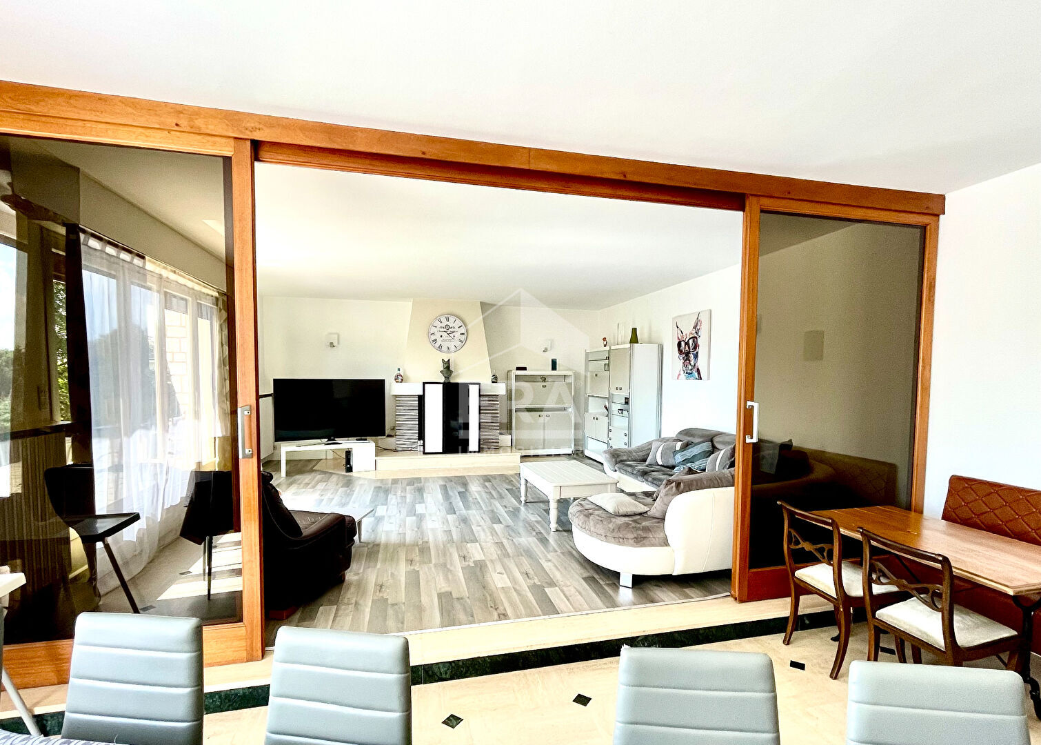 Photo Maison à vendre T10 - Proche de Blois - Maison d'architecte, 6 Chbs, espace bien-être image 6/6