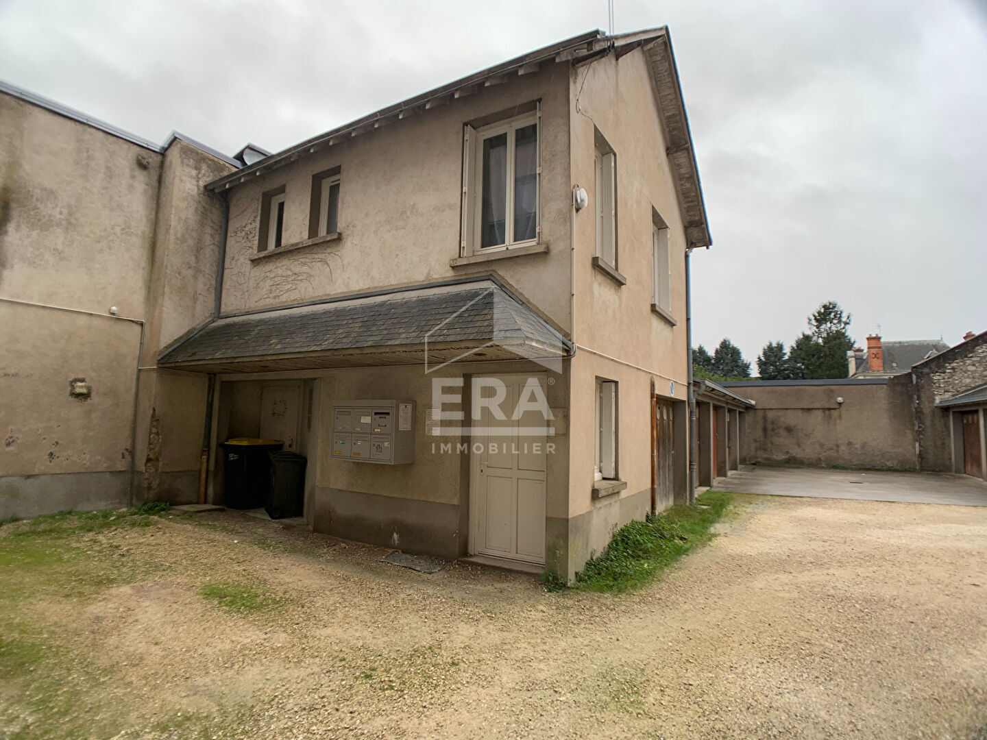 T2 indépendant à vendre - BLOIS - VENDU DEJA LOUE, 5 MIN A PIED DU CENTRE-VILLE, PARKING PRIVE