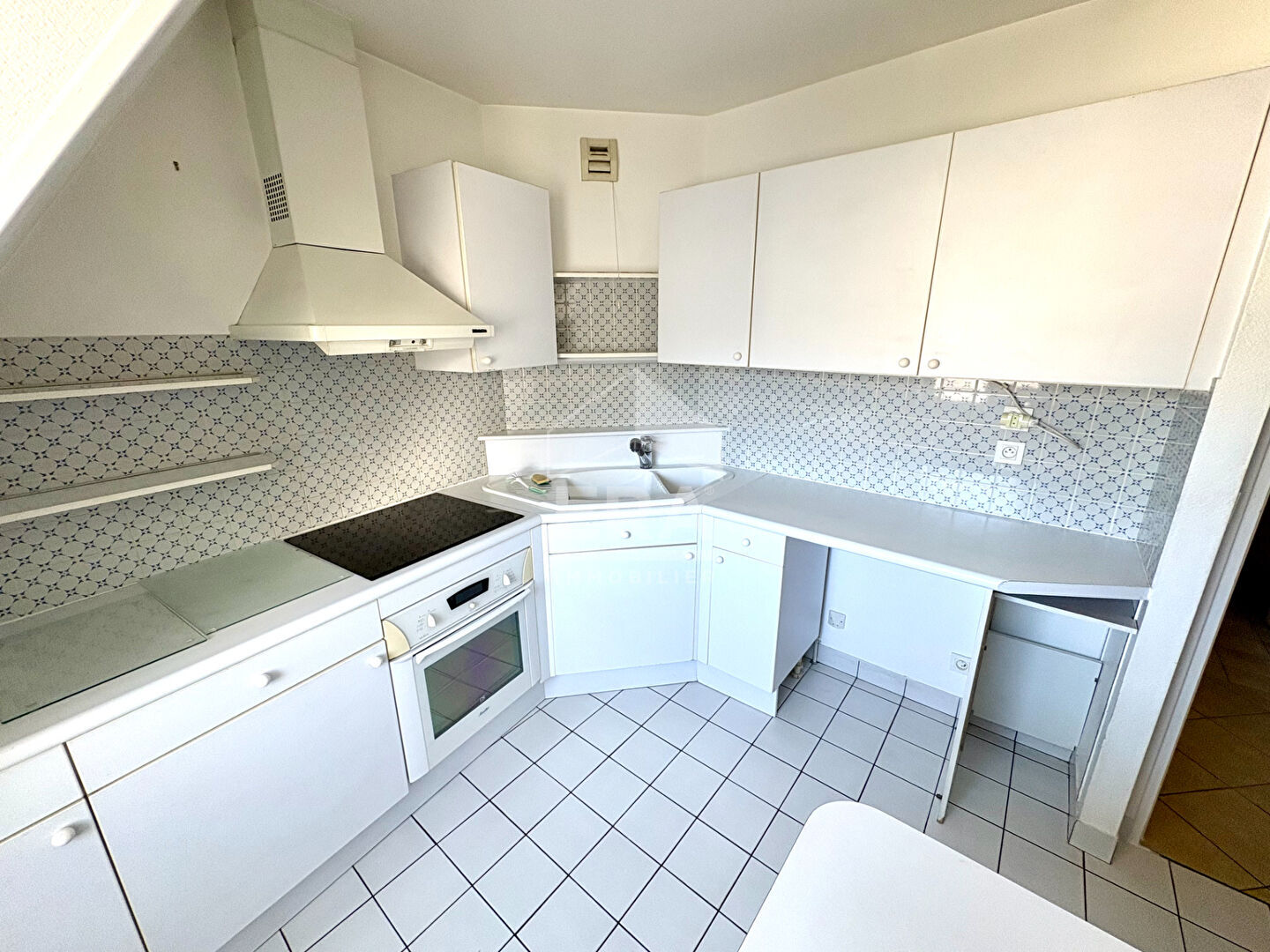Photo Appart. à louer T5/6 - Blois - Centre-ville, Duplex, Asc, 3 Chbs, Vue Loire, Garage privé image 6/6