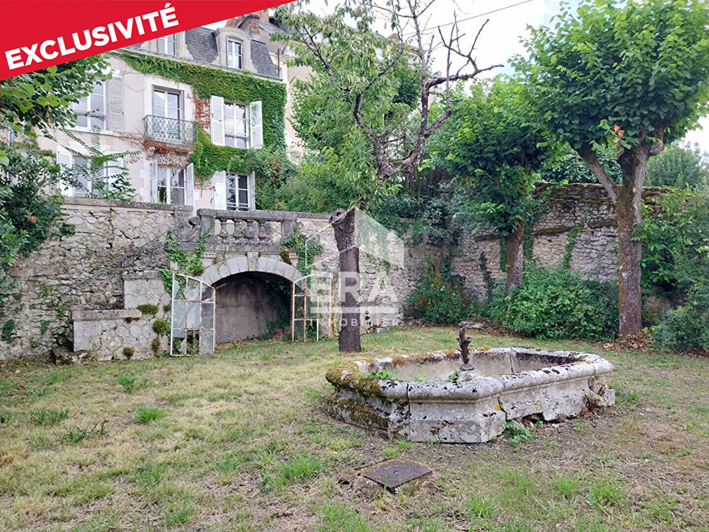 Maison à vendre T9 - BLOIS - Proche gare, demeure familiale avec jardin, vue sur Loire, remises et dépendance