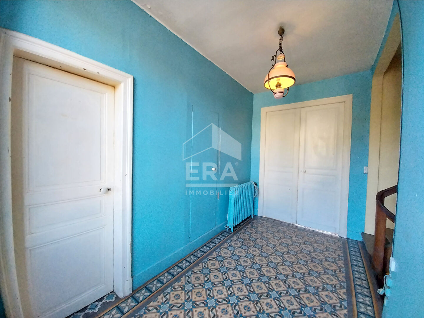 Photo Maison à vendre T9 - BLOIS - Proche gare, demeure familiale avec jardin, vue sur Loire, remises et dépendance image 3/6