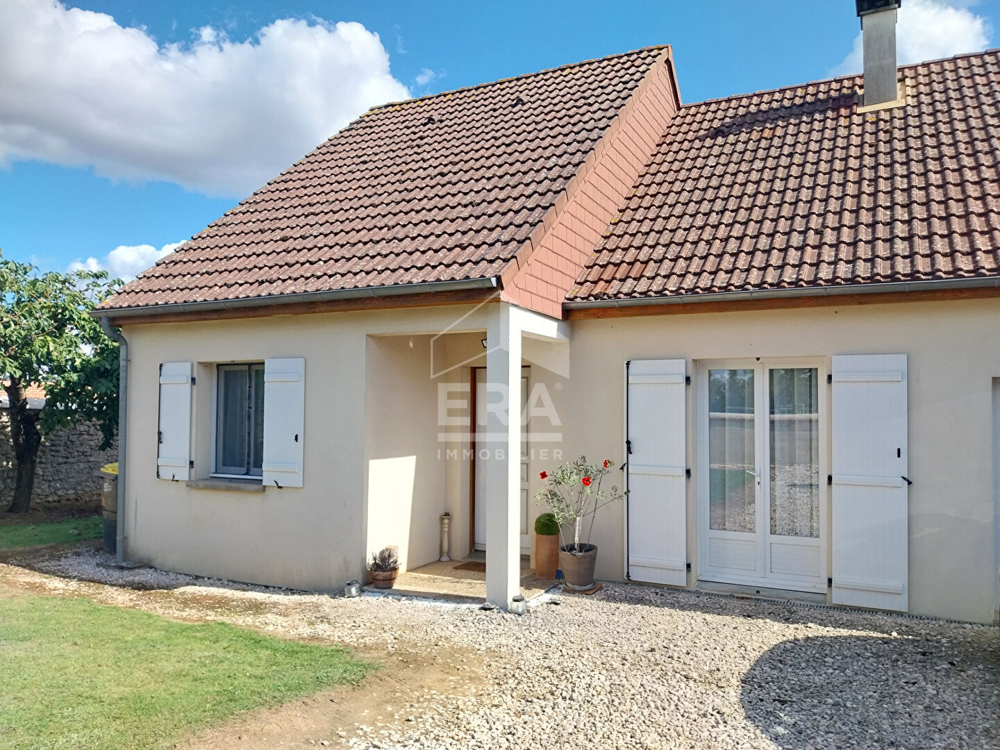 Maison à vendre T4 - VILLERBON - Plain-pied, 3 Chambres, garage, 550 m² de terrain