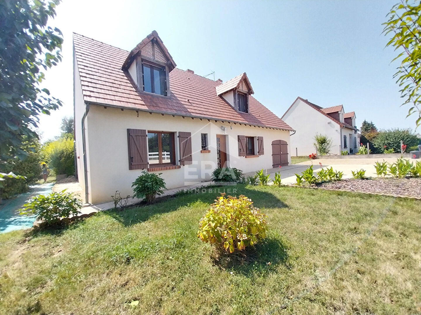 MAISON A VENDRE T6 - BLOIS SORTIE N/O - 5 CHBS, GARAGE, GRENIER AMENAGEABLE