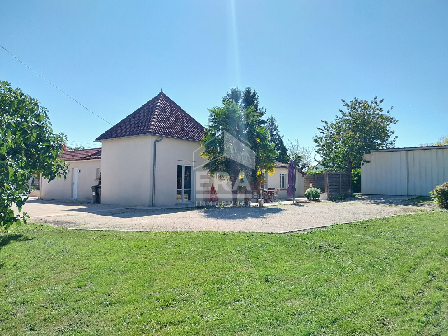 Maison T5 à vendre - CHITENAY - Beaux volumes entièrement rénovés, 2 Chbs, salle bien-être avec SPA, dép./Grand garage.