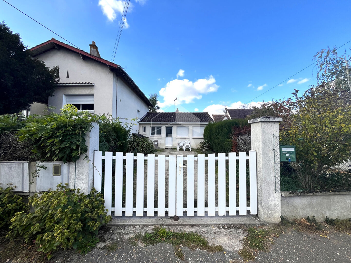 MAISON T2 A LOUER - BLOIS - ENTIEREMENT MEUBLEE, JARDIN ET PARKING